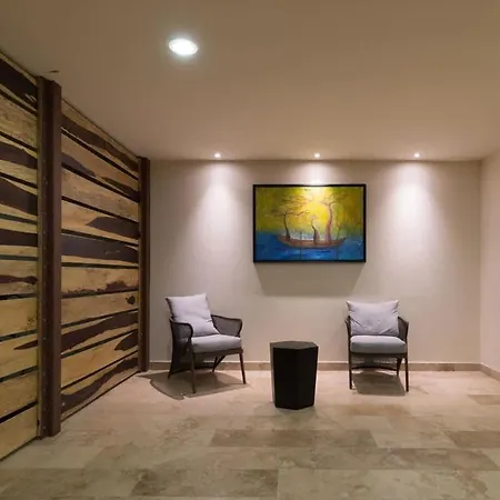 Apartment Penthouse 3br Only 1 Mile From