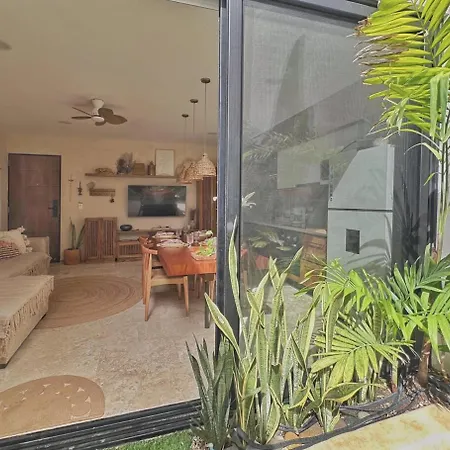 New Jungle Retreat 1br2ba Garden Private Pool Apartment