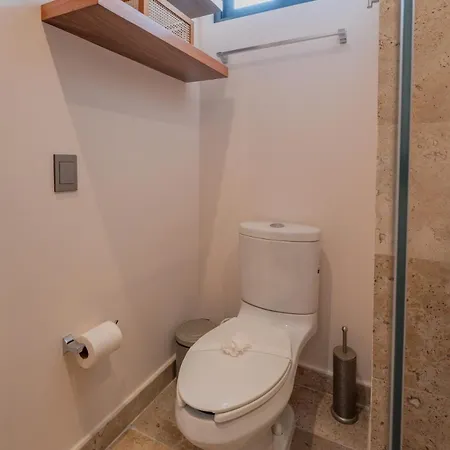 Tropical Penthouse 2br And Jacuzzi
