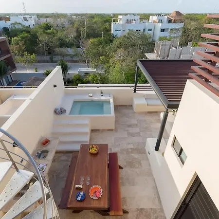 Penthouse 3br Only 1 Mile From