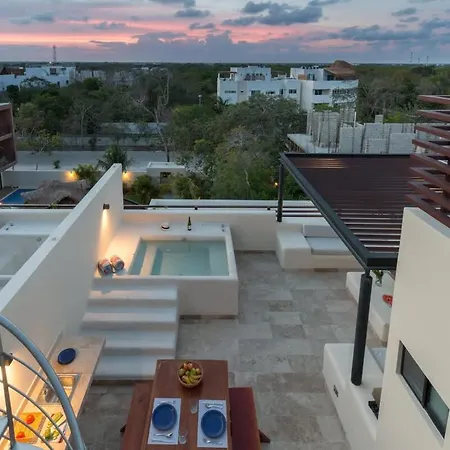 Apartment Penthouse 3br Only 1 Mile From *