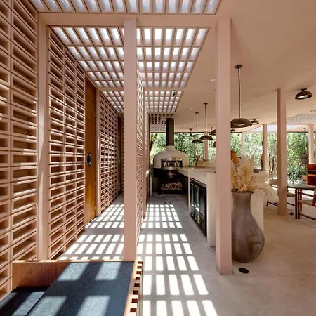 Chic Wrestaurant, Yoga, Coworking Areas Apartment