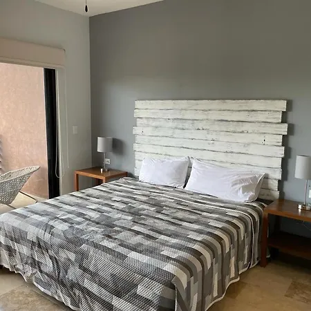Apartment Penthouse 3br Only 1 Mile From
