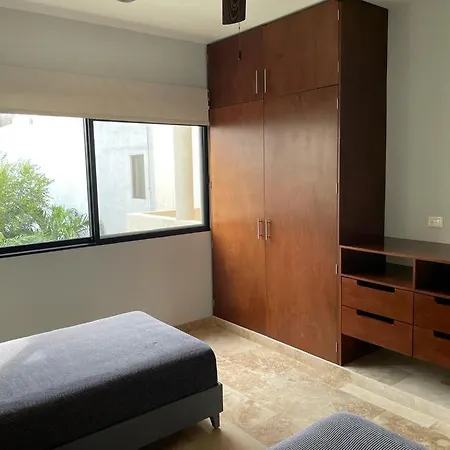 Penthouse 3br Only 1 Mile From Apartment