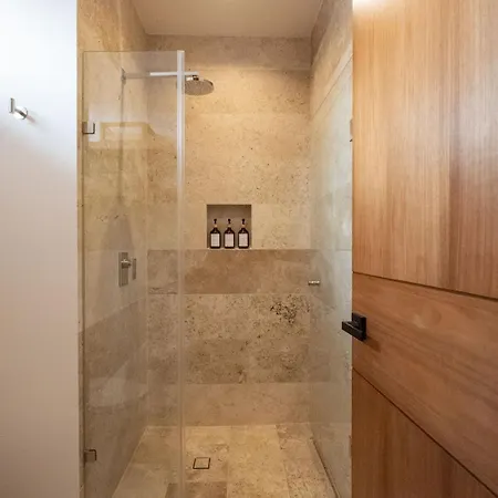 Tropical Penthouse 2br And Jacuzzi