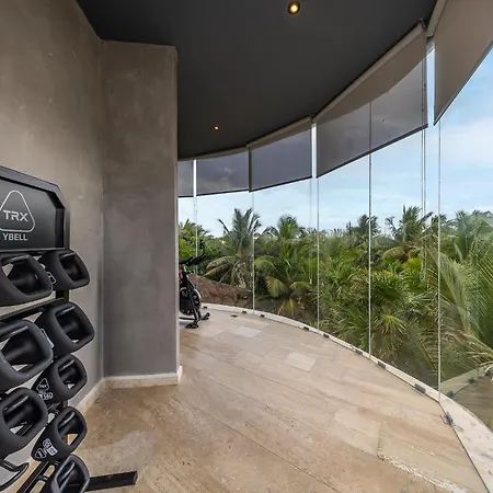 Oceanfront 4br Duplex In Maiim Tankah With Pool , & Gym