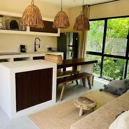 1 Bed Private Balcony Great Location *