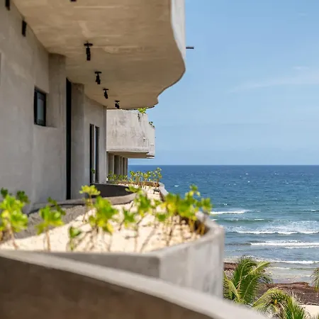 Apartment Oceanfront 4br Duplex In Maiim Tankah With Pool , & Gym *