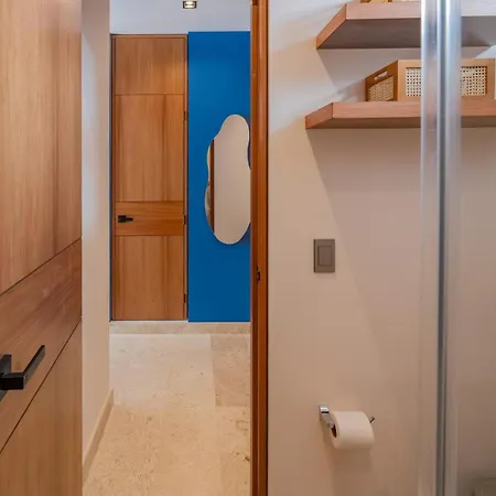 Tropical Penthouse 2br And Jacuzzi Apartment