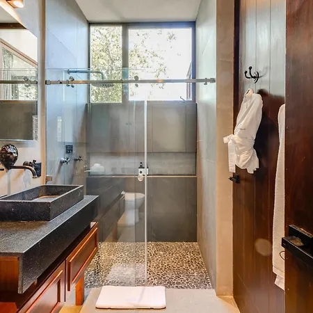 Apartment Nomad Humans Residences