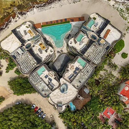 Oceanfront 4br Duplex In Maiim Tankah With Pool , & Gym Apartment *