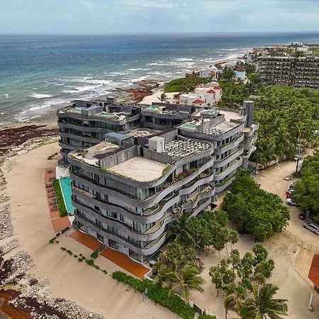 Oceanfront 4br Duplex In Maiim Tankah With Pool , & Gym *