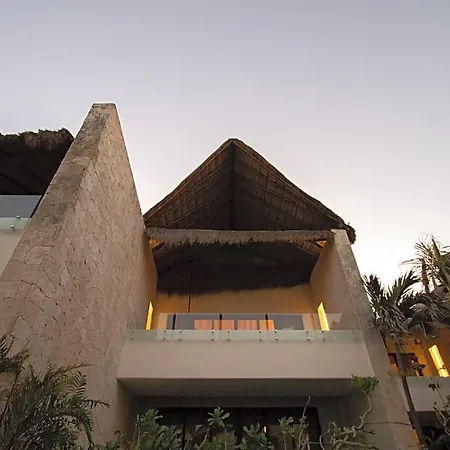 Tago By G Tulum