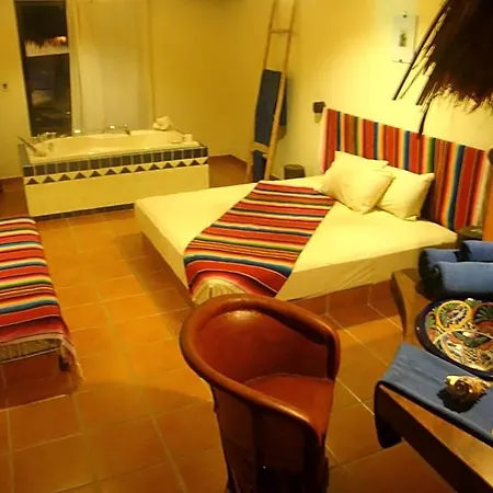 Hotel Lo Nuestro Petit Tulum