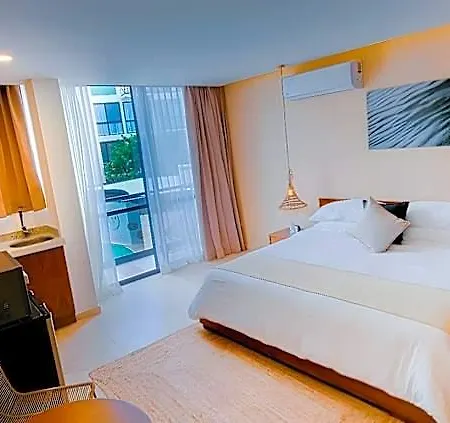 Hotel The Waves