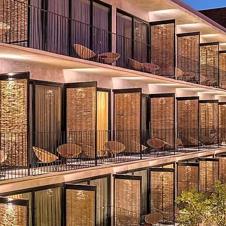 Hotel Moxy 4*