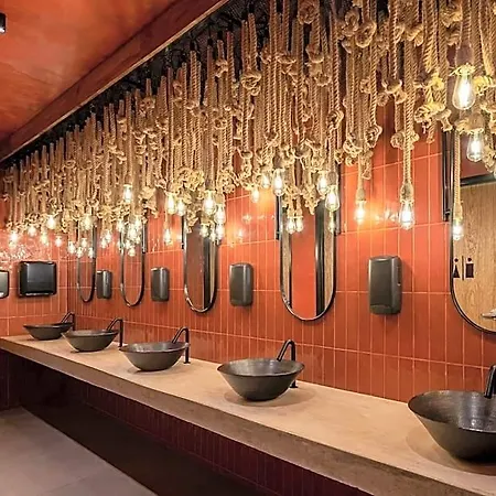 Moxy Hotel 4*