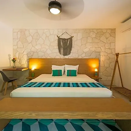 Prana Boutique 4*
