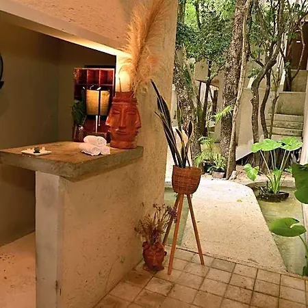Ama Y Prana Hotel