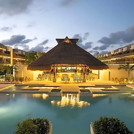 Wyndham Hotel 4*