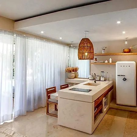 Jungle Chic 5*