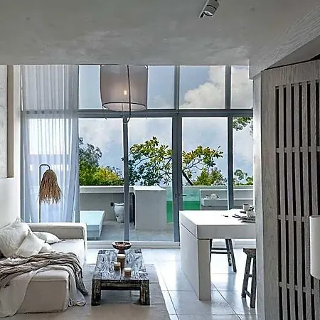 Hotel Jungle Luxe