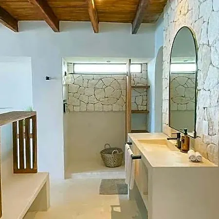 Hotel Amansala And