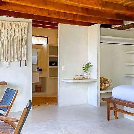 Hotel Amansala And