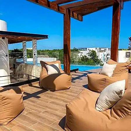 Hotel Spacious Penthouse With Pool