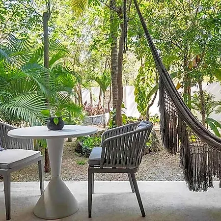 Panoramic 1-br Studio,garden, 360º Pool & Gym Holiday home