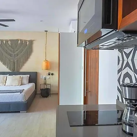 Panoramic 1-br Studio,garden, 360º Pool & Gym Holiday home