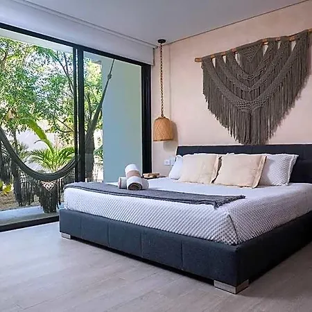 Panoramic 1-br Studio,garden, 360º Pool & Gym