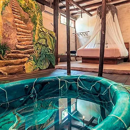 Hotel Hidden Treehouse Eco-hotel