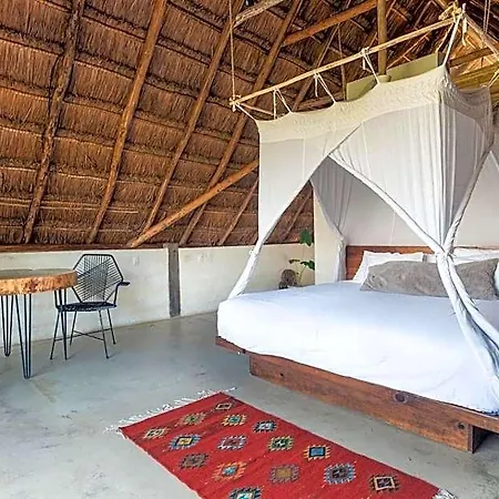 Hidden Treehouse Eco-hotel Hotel