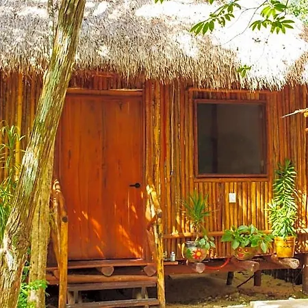Casa Tulix Hotel *
