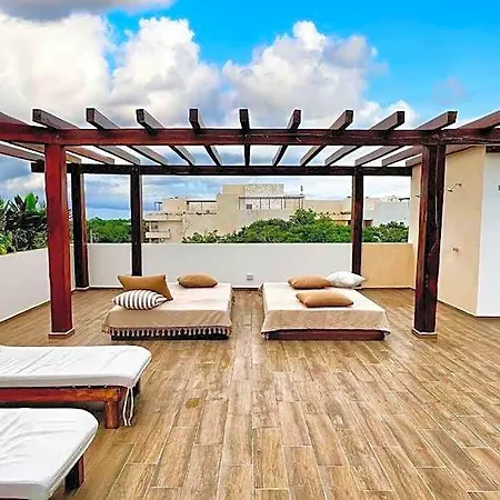 Hotel Spacious Penthouse With Pool 4*