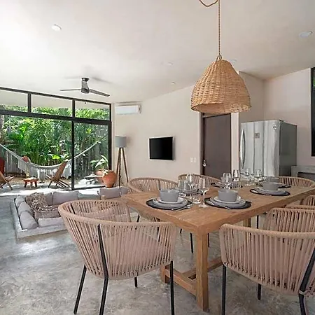2 Tropical Bohemian Villas-2 Priv Pool-bbq 3a-3b