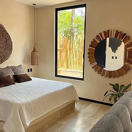 W/plunge Pool & Kitchen