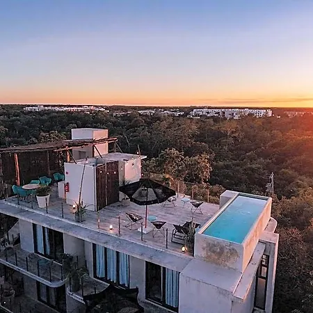 Naj Aparthotel 4*