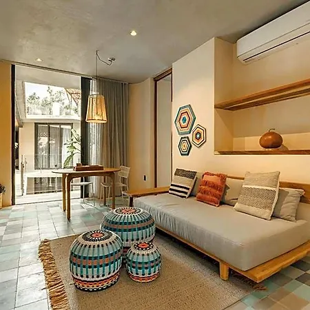 Naj Aparthotel 4*