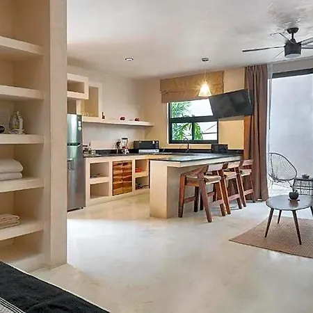 Ujo Boutique 4*
