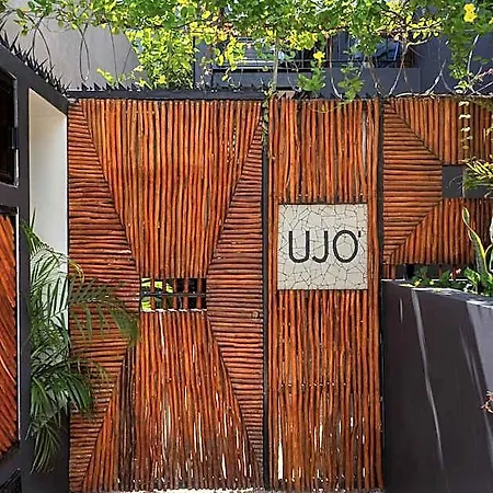 Ujo Boutique 4*