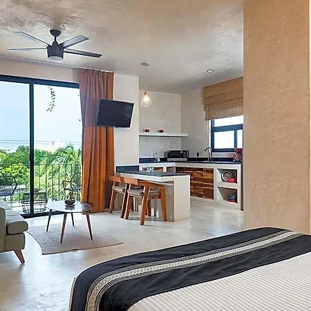 Ujo Boutique 4*