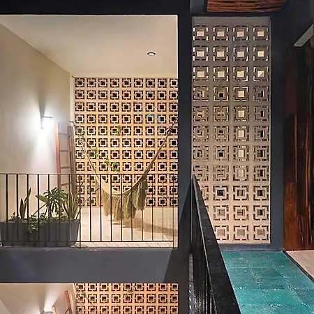 Ujo Boutique 4*