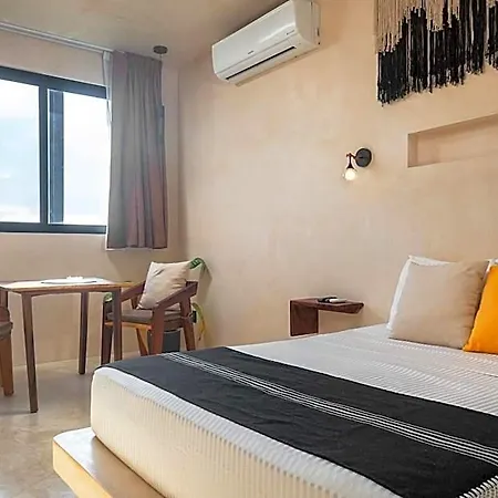 Ujo Boutique Aparthotel 4*