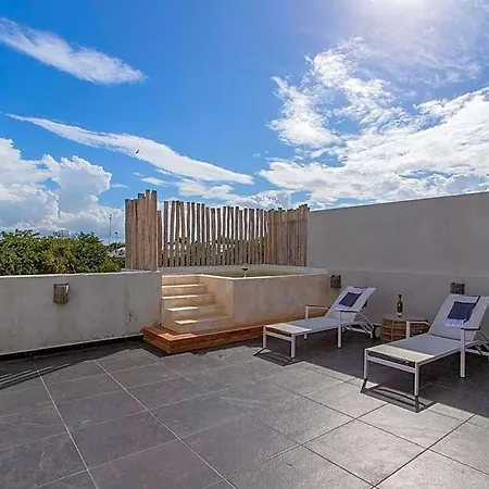 Macondo 4*