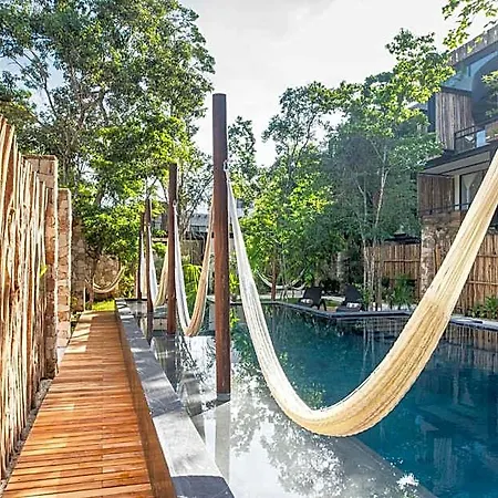 Amaka Calma By Cercana Hotel 4*