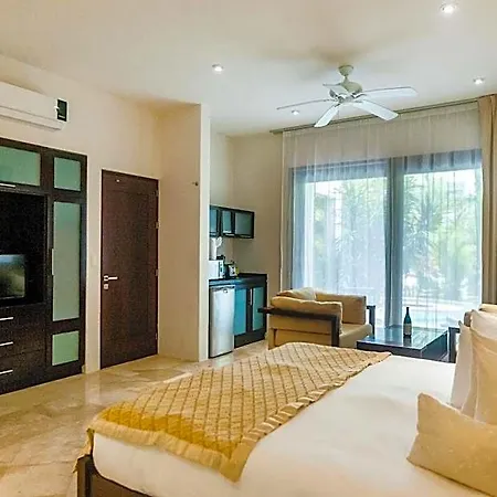 Apartahotel Mak Nuk Village - Clothing Optional 3*