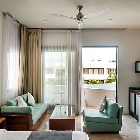 Apartahotel Mak Nuk Village - Clothing Optional 3*