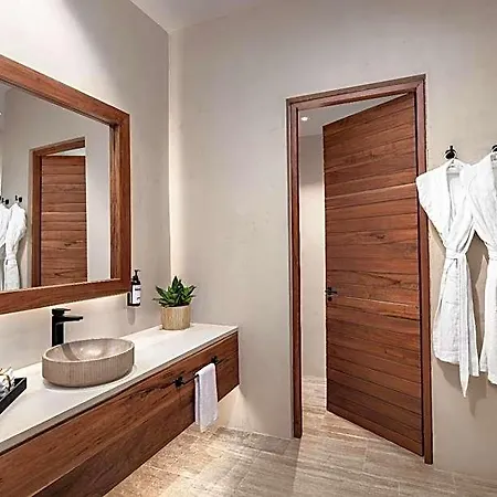 Hotel Secrets And Club (adults Only) 4*